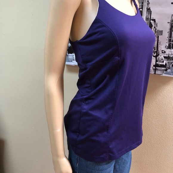 Athletica Athletic top - Picture 2 of 7